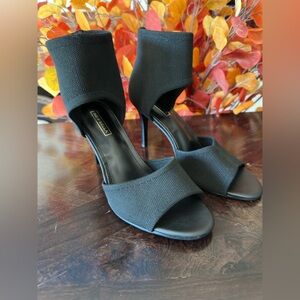 NEWBELLA Mousse Fit Peep Toe Stilettos size 7